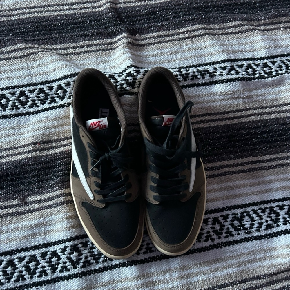 Mocha Travis scott lows